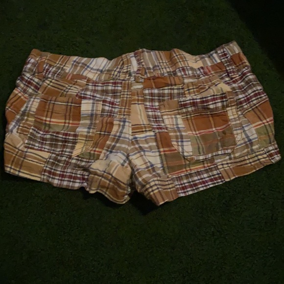 Plaid shorts - Picture 2 of 6